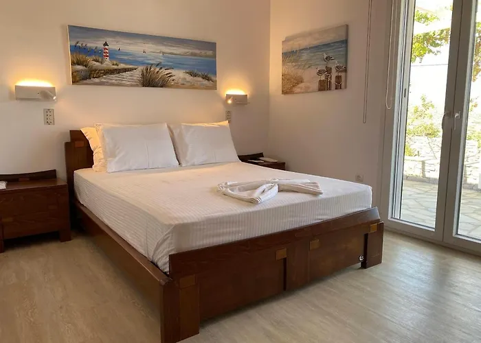 & Stoudio Nomikos Paros