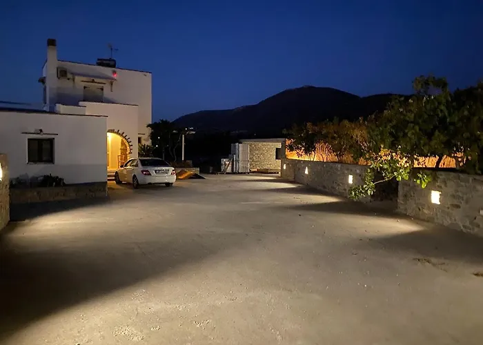 & Stoudio Nomikos Paros Paraspori (Paros)