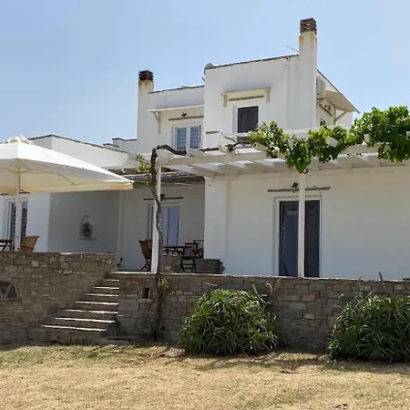 & Stoudio Nomikos Paros * Paraspori (Paros)